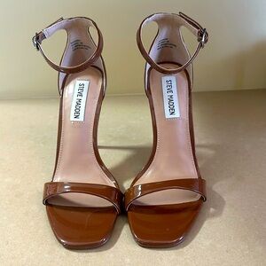 Steve Madden Brown Pumps